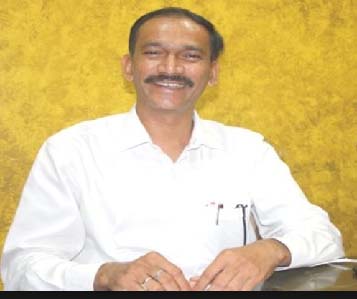 Goa: Many non-Congress MLAs in touch: Girish Chondakar