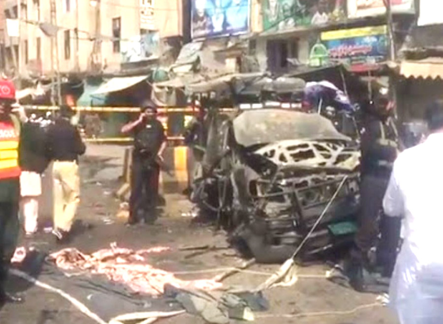 Pakistan: Explosion near Sufi Dargah in Lahore