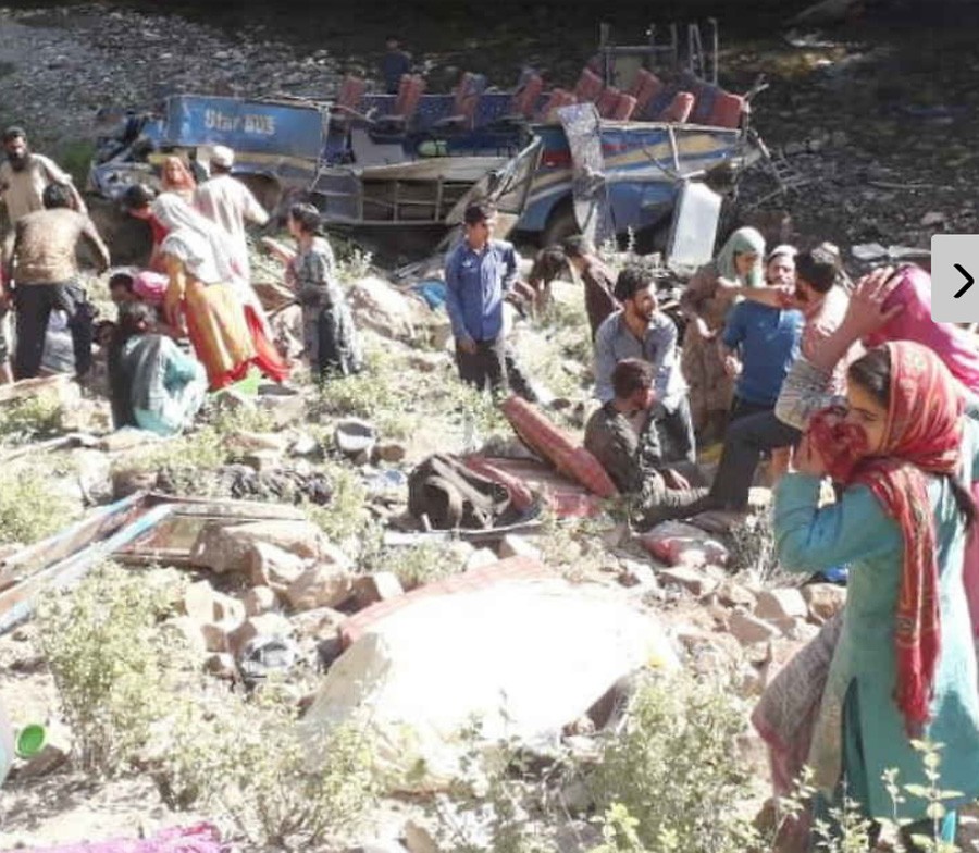 Kishtwar district the mini bus fell into a ditch; 33 killed