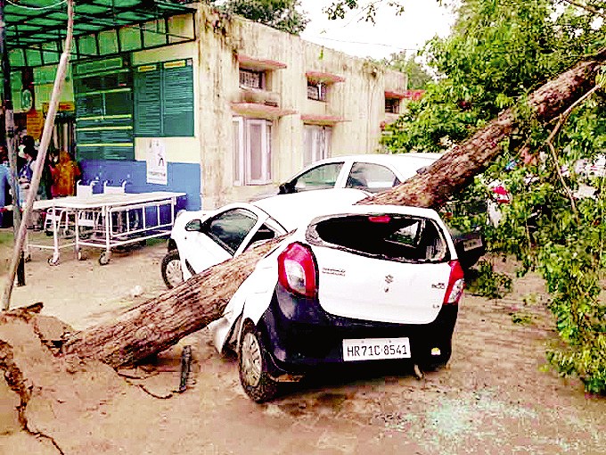 Rain with a storm in Yamunanagar