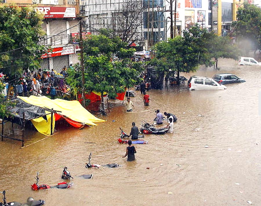 Weather: Heavy rain alert in 11 states including Gujarat Madhya Pradesh today fear of storm in Bihar Jharkhand