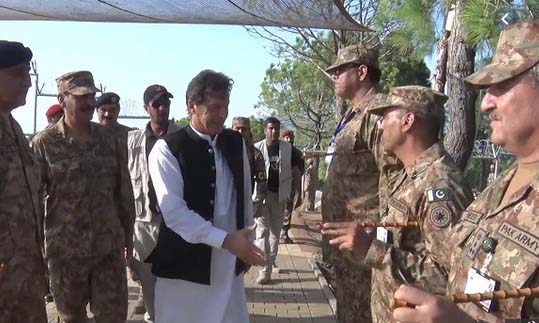 Imran Khan visits LOC