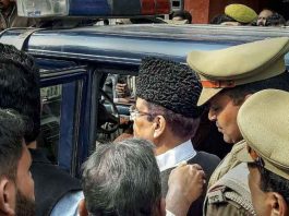 आजम ने कहा जेल में आतंकी जैसा व्यवहार Azam Khan