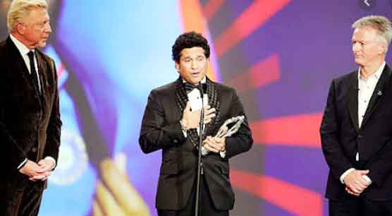 Sachin received Laureus Sporting Moment Award - Sach Kahoon News