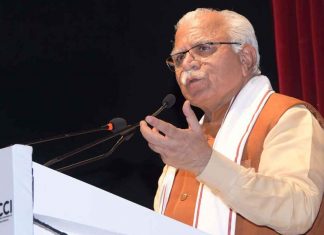 आम जनता के साथ शिष्टाचार से पेश आए पुलिस : मनोहर Police Treated Courtesy