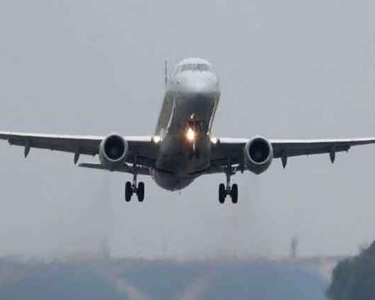 कोरोना संकट : 17 साल पीछे चला गया विमानन क्षेत्र Fight in Airplane