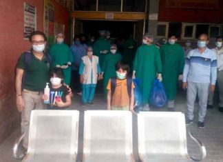 राहतभरी खबर: कोरोना से जंग जीतने वाले दोनों बच्चों को अस्पताल से मिली छुट्टी Defeated Corona