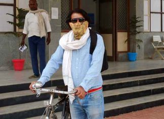 बीमार माँ से मिलने की चाह में साइकिल पर तय किया 1400 किमी. का सफर Painter sanjay ramfal