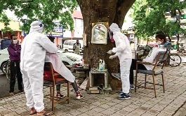20 year old salon started again under the tree