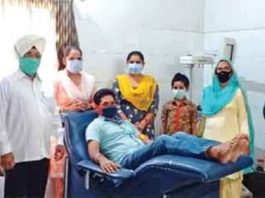 समाज के लिए प्रेरणा बना परिवार, रक्तदान कर मनाया बेटी का जन्मदिन Blood Donation