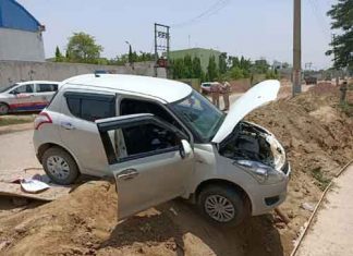 कार सवारों पर दागी गोलियां, एक की मौत Firing