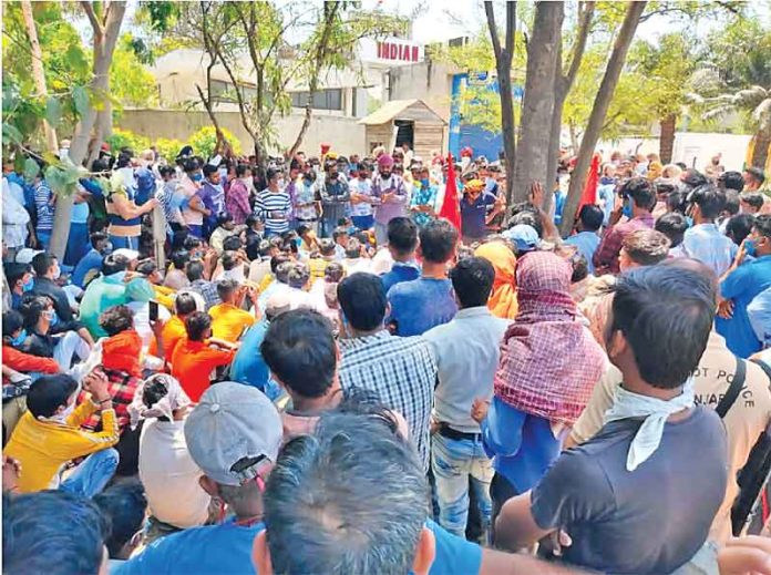 Workers' fury demonstration