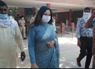 चप्पल कांड : सोनाली फोगाट गिरफ्तार और रिहा Chappal scandal: Sonali Phogat arrested and released