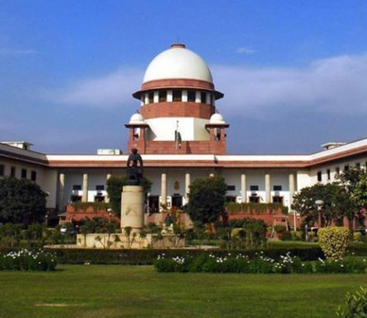 टीकाकरण नीति : आखिर केन्द्र सरकार ने सुप्रीम कोर्ट से क्यों कहा- न्यायिक हस्तक्षेप की नहीं जरूरत? Supreme Court