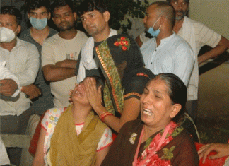 Sons lost and money due to polices careless attitude