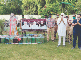 Managing Committee of Dera Sacha Sauda distributed ration to 53 families in Upkar Colony