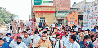 Poisonous liquor case BJP leaders protest against government