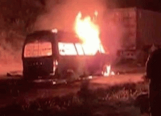 13 killed, five injured in van fire in Pakistan