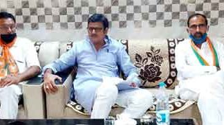 सरकार की आंतरिक कलह का खामियाजा भुगत रही जनता Allegations