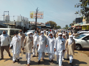 Farmers took to the streets to protest against the agricultural ordinance, jammed
