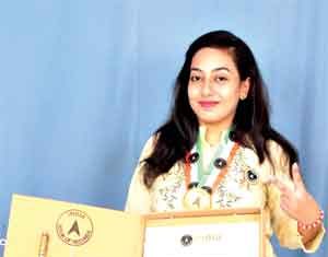 सर्वाधिक ट्वीट करने पर सिमरन इन्सां का नाम इंडिया बुक आफ रिकार्ड में दर्ज Raniyan Simran Kamra Insan