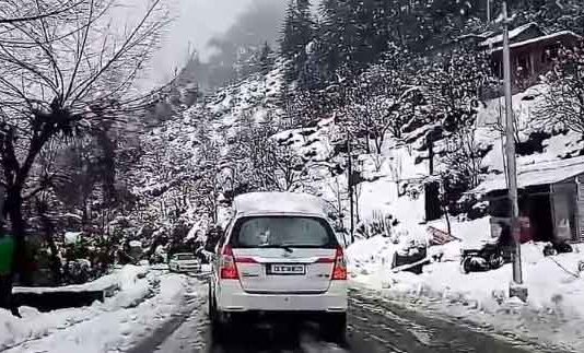 हिमाचल में सीजन का पहला हिमपात Snowfall In Himachal