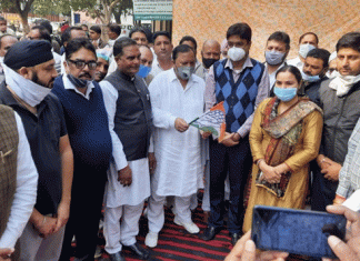 Congressmen protest against increase in medical fees