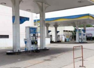 प्रदेश भर में दुकानें, पेट्रोल पंप व सरकारी व निजी बसें पूरी तरह रहीं बंद Kisan-protest