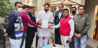 Memorandum submitted to Devendra Kadian to Deputy Chief Minister for opening of school