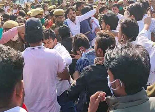 किसान आंदोलन बनाम जन आंदोलन NSUI and BJP