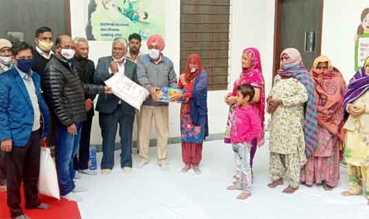 नामचर्चा में जरूरतमंदों को किया राशन वितरित Ration-distributed