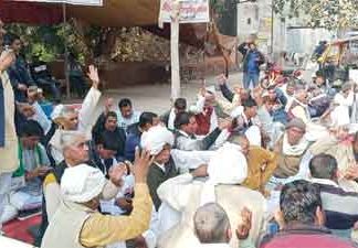 किसान और सामाजिक संगठनों ने किया सांसद, विधायक का सामाजिक बहिष्कार boycott