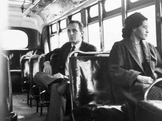 रंगभेद के खिलाफ रोजा पार्क्स ने जीती लड़ाई