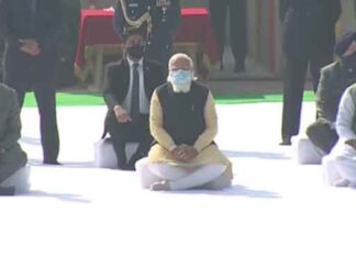 राष्ट्रपति, उपराष्ट्रपति तथा प्रधानमंत्री ने राजघाट जाकर दी बापू को श्रद्धांजलि Tribute to Mahatma Gandhi