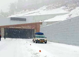 Atal-Tunnel-Rohtang-snowfall