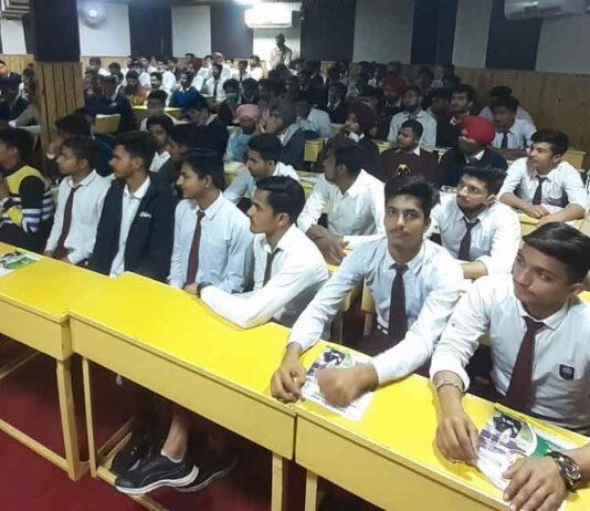 शाह सतनाम जी बॉयज कॉलेज में करियर काउंसलिंग का आयोजन Career Counseling After College