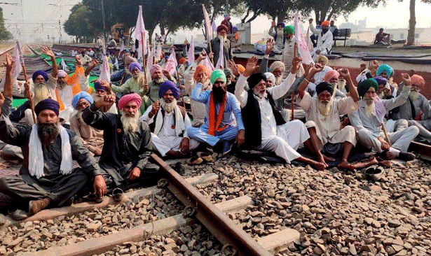Farmers stopped rail speed