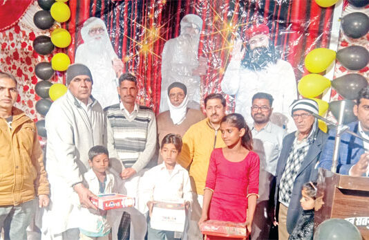 ऐलनाबाद: 5 जरूरतमंद परिवारों को बांटा राशन Humanity