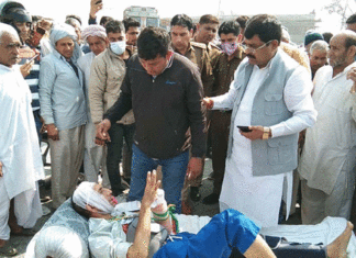 Jam put on a protest against a deadly attack on a journalist