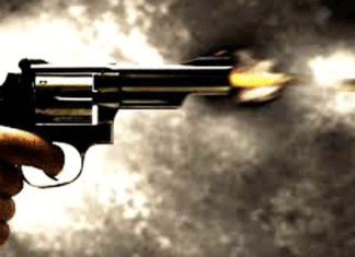 Maskers men fired on the car of the son of former agriculture minister