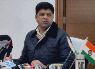 Farmers protest against Deputy Chief Minister