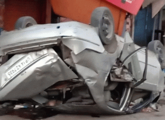 कार पलटने से चार दोस्तों की दर्दनाक मौत, एक गंभीर Tragic death of four friends due to car overturning, one serious