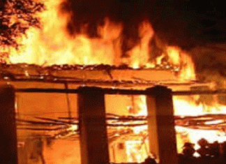 कर्नाटक में आग में झुलसकर 8 की मौत 8 dead in scorching fire in Karnataka