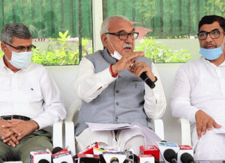 Government is fighting the claws with farmers Hooda