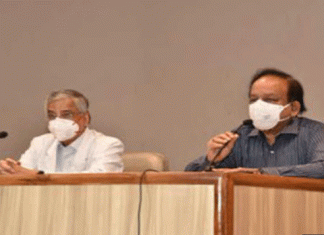 Health Minister Harsh Vardhan holds review meeting of Covid, praises contribution of Corona warriors