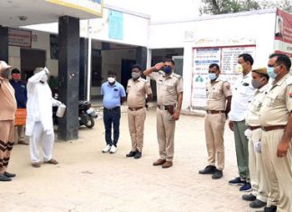 कोरोना वारियर्स की सेवा में जुटी ग्रीन एस वेल्फेयर फोर्स विंग Green s Welfare Force wing engaged in service of Corona Warriors