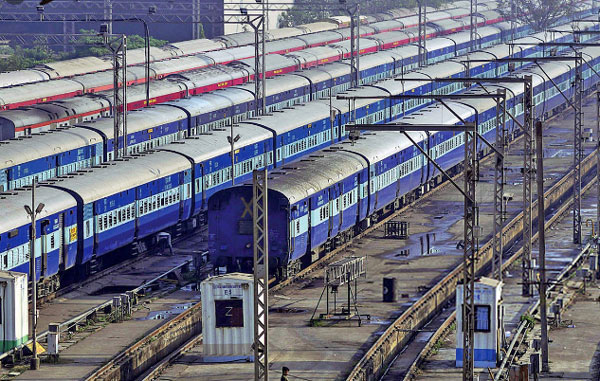 Railways stopped 8 shatabdi, 2-2 Rajdhani, Duronto trains