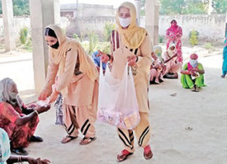 डबवाली: गांव लोहगढ़ की साध संगत ने वितरित की 100 कोरोना रोकथाम किट Sadh Sangat of village Lohgarh