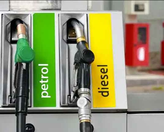 35वें दिन पेट्रोल हुआ 20 पैसे सस्ता, डीजल में भी 20 पैसे की कमी petrol-diesel sachkahoon