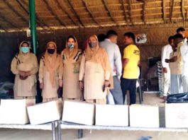 डेरा अनुयायियों ने 9 जरूरतमंद महिलाओं को दिया राशन Distributed Ration